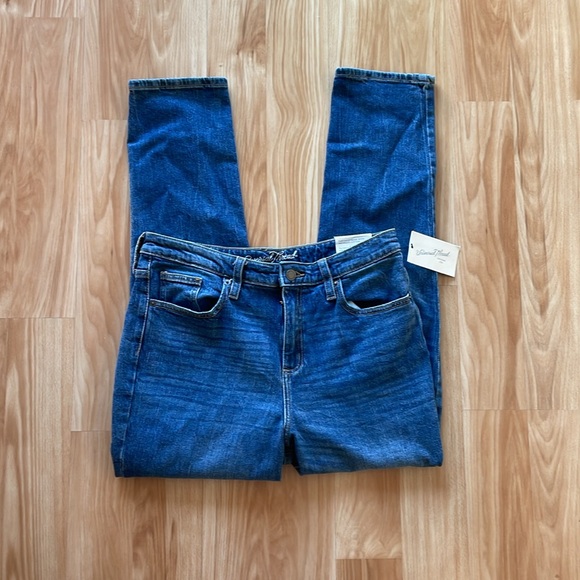 NWT!! UNIVERSAL THREAD // high rise + straight leg jeans // medium blue // soft - Picture 14 of 15